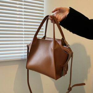 Alternative view of Design On The New Wing Bag Retro Shoulder Bag Female