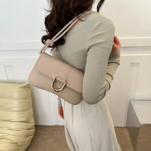 Alternative view of Retro Vachette Clasp New Shoulder Messenger Bag