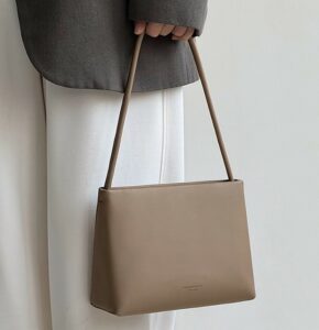 Alternative view of Versatile And Minimalist Square Handbag