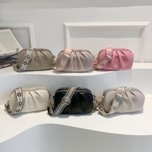 Pure Color All-matching Fashion Pleated Shoulder Niche Korean Casual Messenger Bag