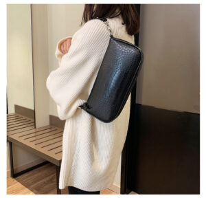 Alternative view of New simple hand bag with patent leather