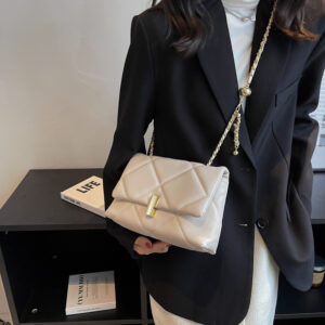 Alternative view of Women's Diamond Leisure Chain Messenger Bag