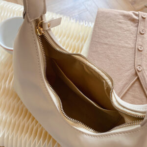 Alternative view of Online Red Summer Staff Bag Korean Version