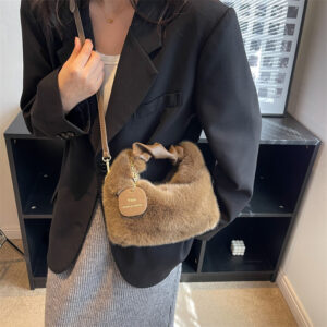 Women's Fashionable Pleated Plush One-shoulder Crossbody Bag