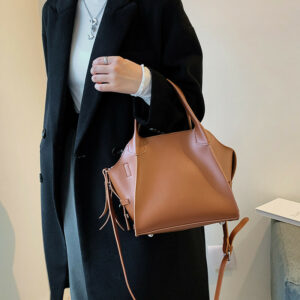 Design On The New Wing Bag Retro Shoulder Bag Female