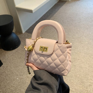 Alternative view of French Minority Diamond Pattern Chain Bag Springsummer Fashion Crossbody Bag