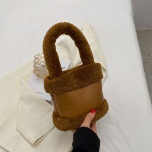 Alternative view of Tide Personality Splicing Fur Bag Sweet Handbag