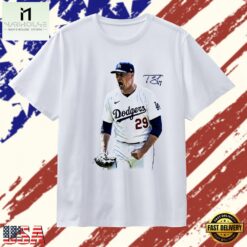 Tyler Glasnow Los Angeles Dodgers 29 Signature T Shirt , Stylish 2D Graphic Shirt Tyler Glasnow Los Angeles Dodgers 29 Signature T Shirt