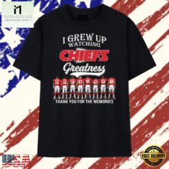 Vintage Kansas City Chiefs I Grew Up Watching Greatness Signatures 2026 T Shirt, Stylish 2D Graphic Shirt Vintage Kansas City Chiefs I Grew UP Watching Greatness Signatures 2026 T Shirt